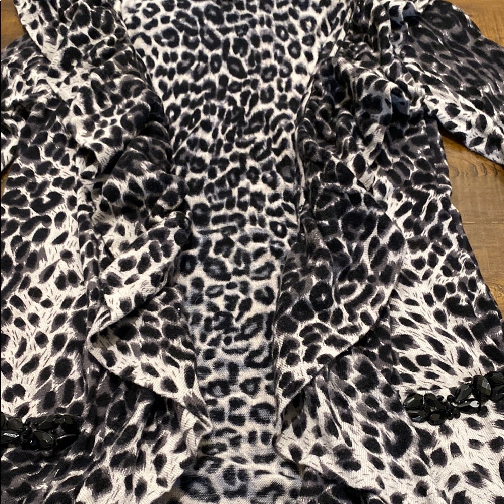 Leopard Print Ruffle Cardigan - Picture 4 of 5